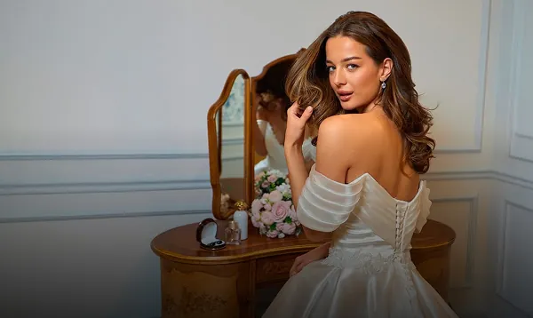 Невеста в свадебном платье — фото для рекламы wedmoda.ru